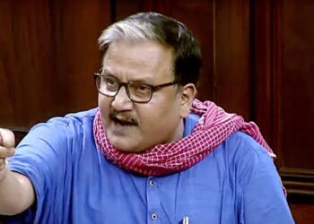 लालू यादव ने तोड़ी सांसद मनोज झा के ‘ठाकुर विवाद पर चुप्पी’