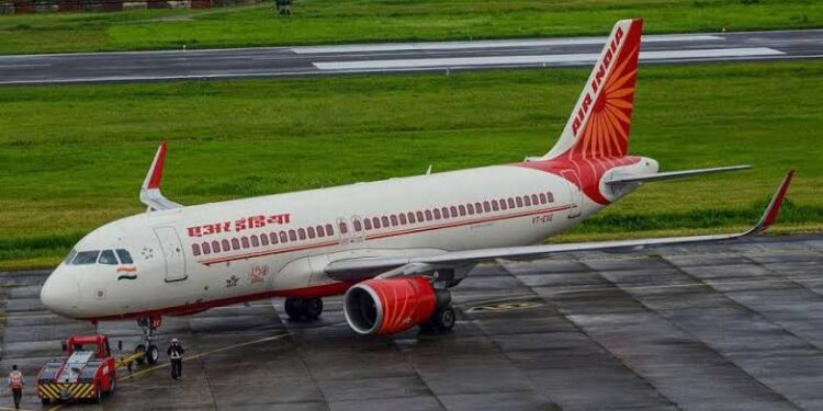 एयर इंडिया की फ्लाइट में सफर कर रहा था ISI एजेंट! हाईजैक का था प्लान, पुलिस ने हिरासत में लिया
