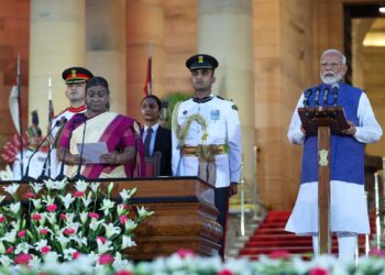 नरेंद्र मोदी ने ली लगातार तीसरी बार पीएम मोदी 3.0 की शपथ
