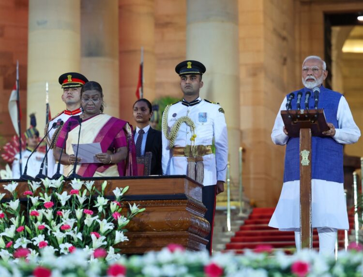 नरेंद्र मोदी ने ली लगातार तीसरी बार पीएम मोदी 3.0 की शपथ