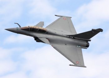 राफेल से भी ताकतवर विमानों पर वायुसेना की नजर