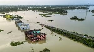 बिहार बाढ़: अब पटना में पलायन शुरू, जहां-तहां शरण ले रहे लोग; प्रशासन ने जारी किया नंबर