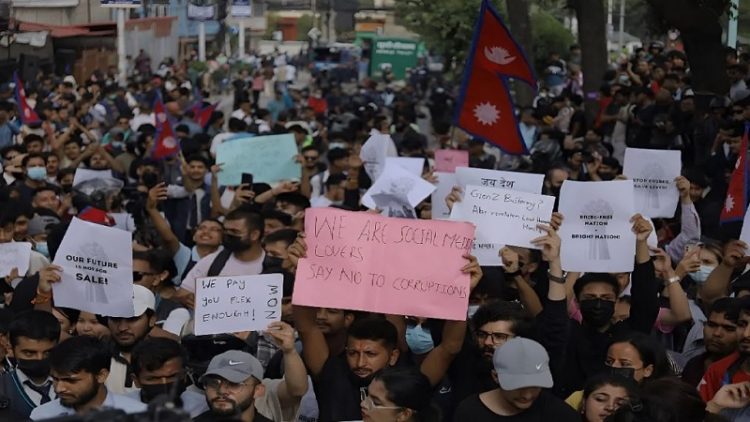 नेपाल में Gen Z आंदोलन से डगमगाई सरकार, पीएम ओली के बाद राष्ट्रपति पौडेल ने दिया इस्तीफा