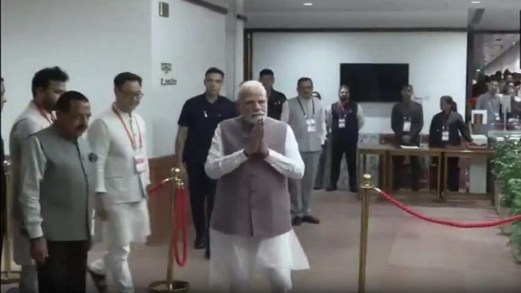 देश के 17वें उपराष्ट्रपति का चुनाव आज, पीएम नरेंद्र मोदी ने डाला सबसे पहला वोट, शाम 6 बजे शुरू होगी मतगणना