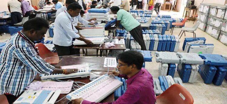 Bihar Chunav Resuबिहार में बैलेट पेपर की गिनती शुरू, रुझानों में NDA आगे